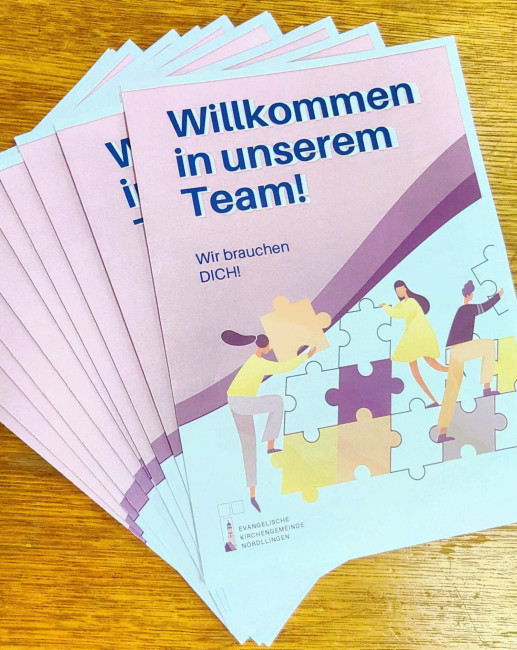 Fragebogen zur Mitarbeit auf einem Tisch